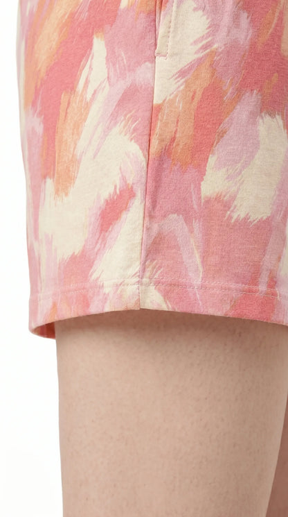 Woman wearing trendy pink printed summer shorts — ladies casual cotton bermuda shorts
